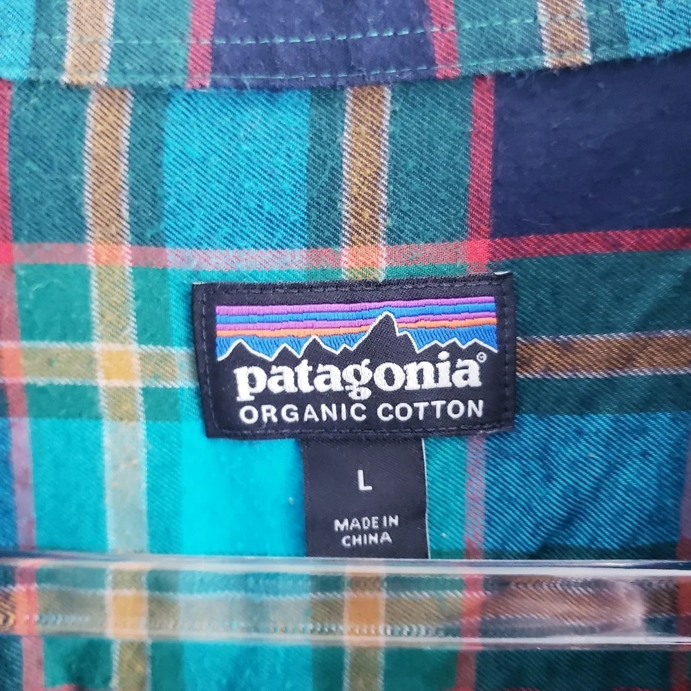 Patagonia Plaid Long Sleeve Button Down Top